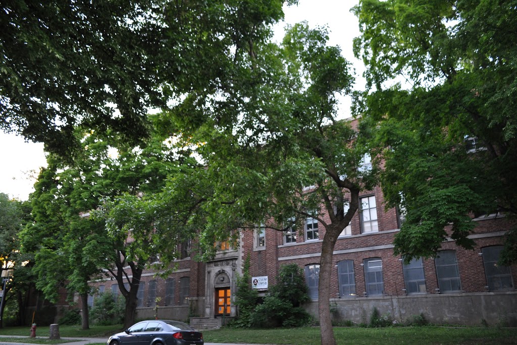 Elizabeth High School | 1741 Rue de Biencourt, Montréal, QC H4E 1T4, Canada | Phone: (514) 488-6529