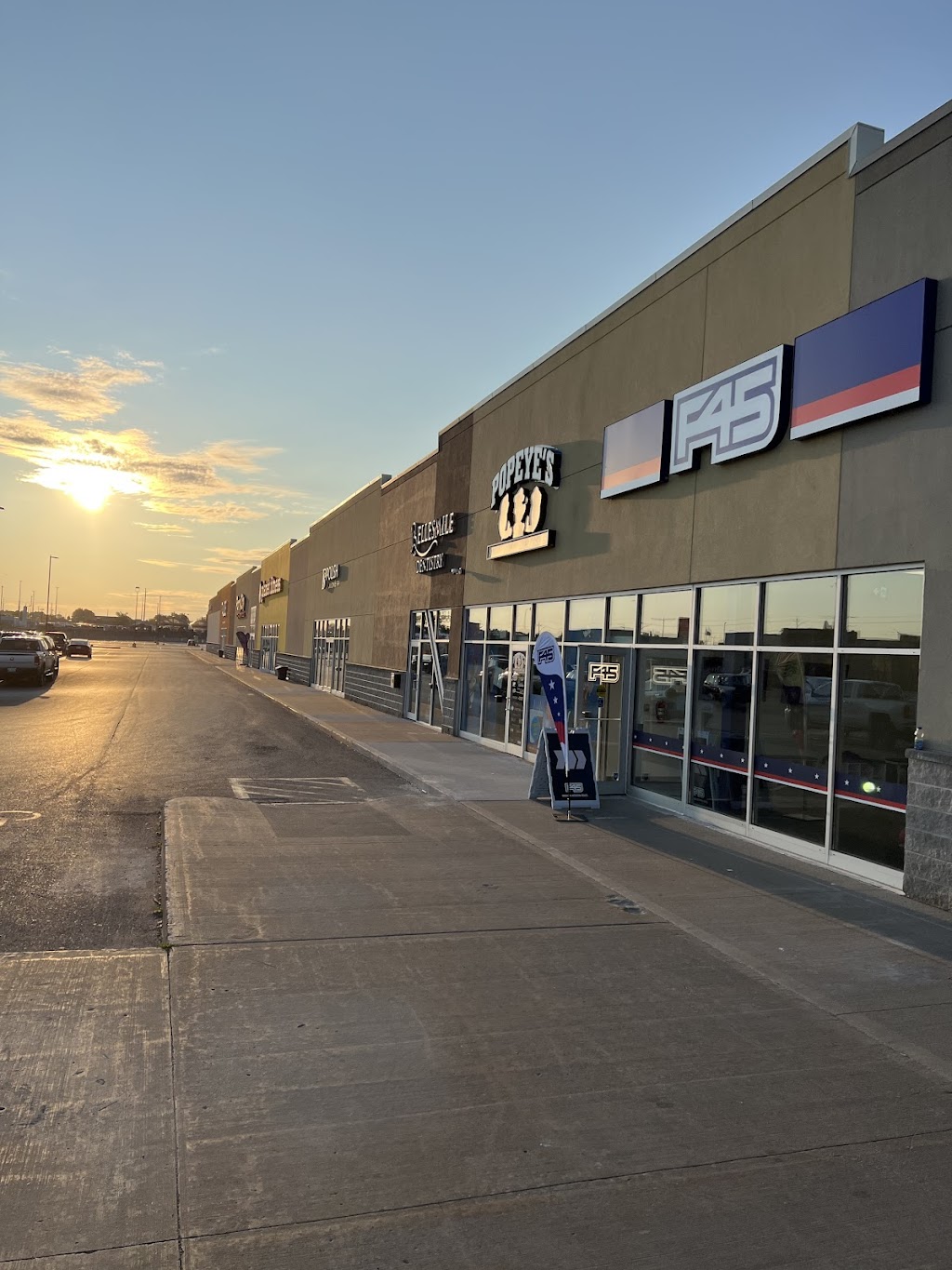 F45 Training Belleville | 199 Bell Blvd Unit 1A, Belleville, ON K8P 5B8, Canada | Phone: (613) 847-7787