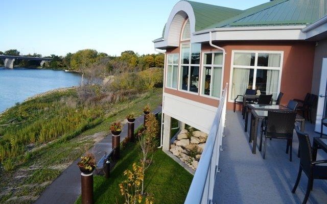 River Ridge Retirement Residence | 50 Ridgecrest Ave, Winnipeg, MB R2V 1P3, Canada | Phone: (204) 589-2273