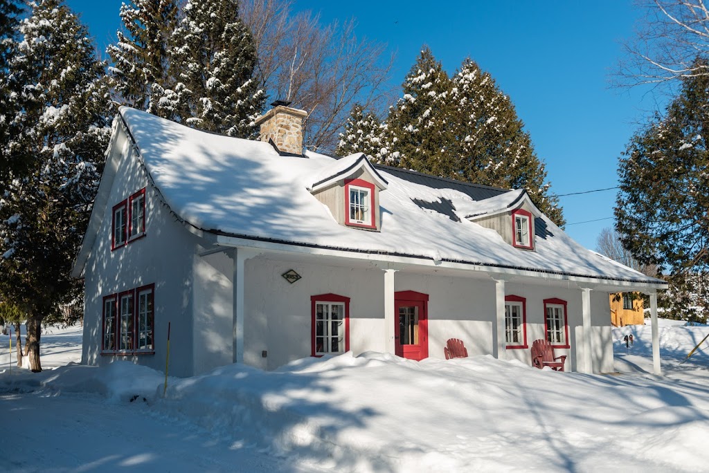 Maison Bilodeau-Ethier | 1853 Av. Royale, Saint-Ferréol-les-Neiges, QC G0A 3R0, Canada | Phone: (418) 826-0694