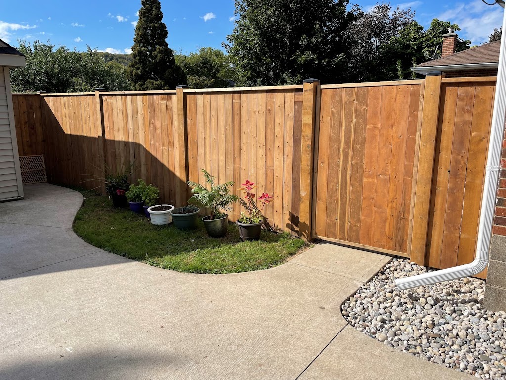 Niagara Fence Builders | 4187 Cassandra Dr, Beamsville, ON L0R 1B7, Canada | Phone: (289) 969-4410