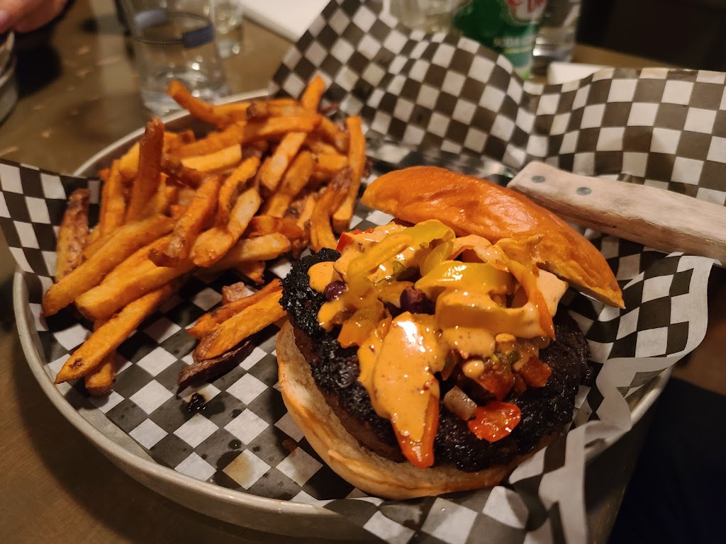 Bite Burger House | 108 Murray St, Ottawa, ON K1N 5M6, Canada | Phone: (613) 562-2483