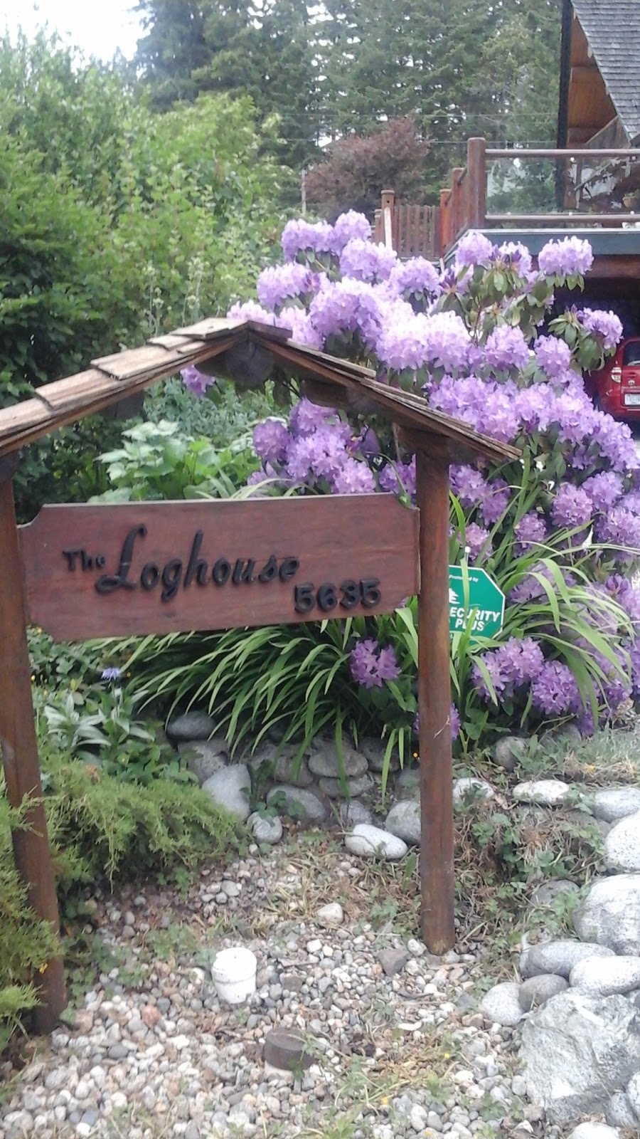 The Loghouse at Halfmoon Bay | 5635 Mintie Rd, Halfmoon Bay, BC V0N 1Y2, Canada | Phone: (604) 885-4771