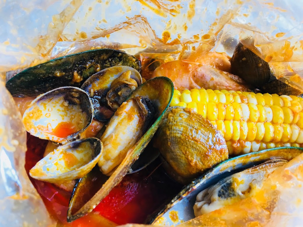 The Captains Boil | 226 Queen St W #224, Toronto, ON M5T 1V5, Canada | Phone: (416) 506-5123