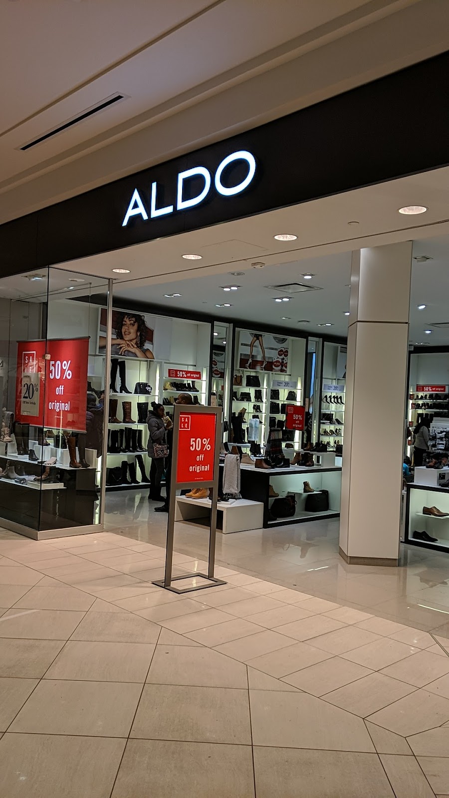 ALDO | 1200 Boulevard St-Laurent #528, Ottawa, ON K1K 3B8, Canada | Phone: (613) 744-7261