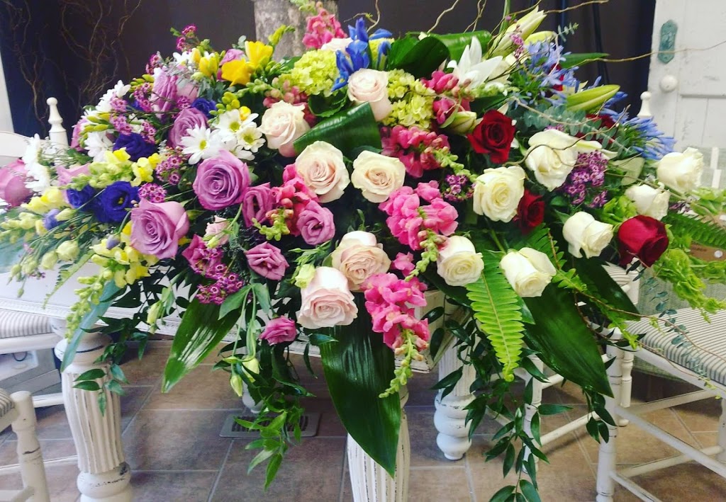 Loyalist Flowers | 4451 Bath Rd, Amherstview, ON K7N 1A3, Canada | Phone: (613) 634-1626