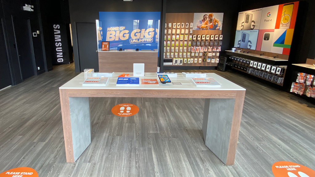Freedom Mobile | 6209 Main St, Whitchurch-Stouffville, ON L4A 4H8, Canada | Phone: (905) 591-6600