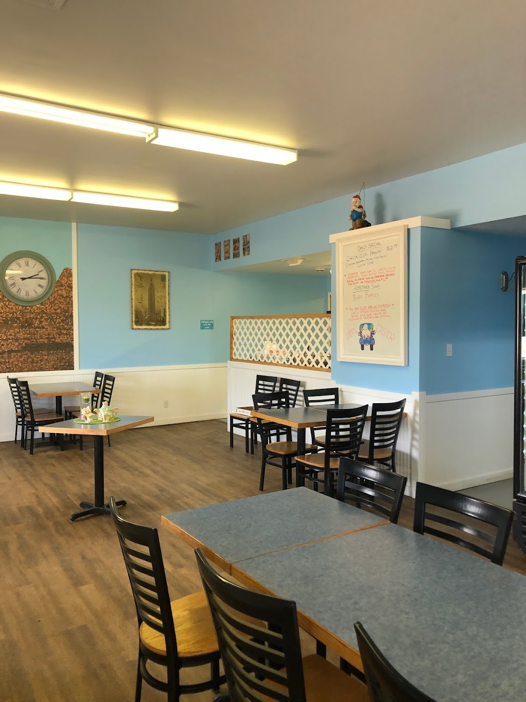 LRT Cafe | 4706 43 Ave, Forestburg, AB T0B 1N0, Canada | Phone: (780) 582-2335