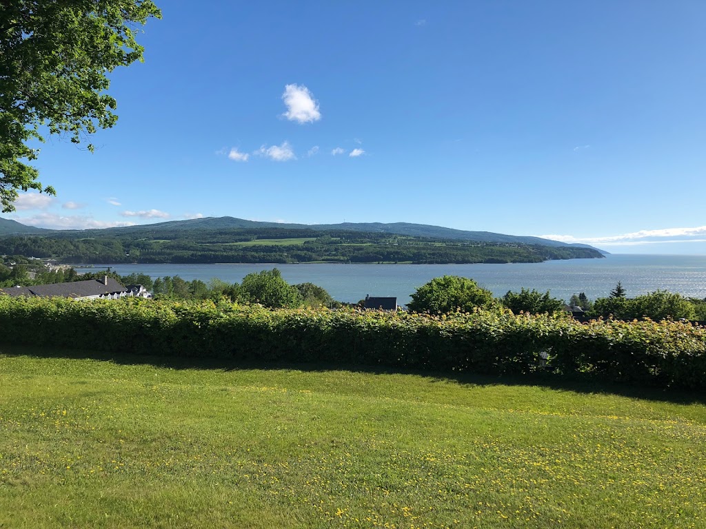 Auberge sur la Côte | 205 Chem. des Falaises, La Malbaie, QC G5A 3C9, Canada | Phone: (418) 202-9881