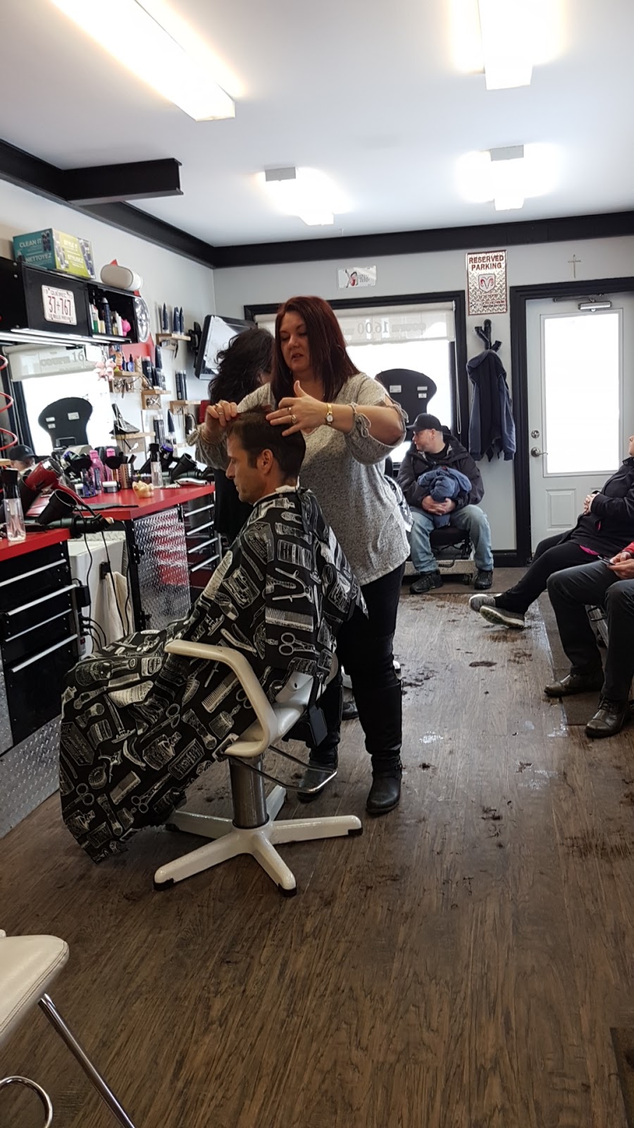 Coiffure Au Masculin 2000 | 11147 Bd Valcartier, Québec, QC G2A 2M4, Canada | Phone: (418) 842-6443