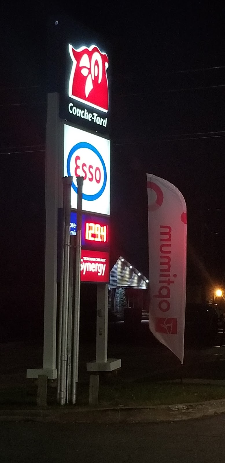 Esso | 1500 Avenue de Grand-Mère, Grand-Mère, QC G9T 2K1, Canada | Phone: (819) 533-4777