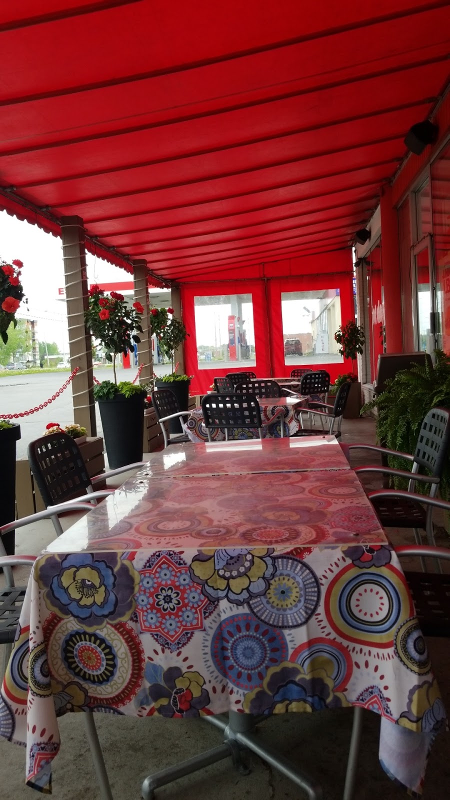 Restaurant La Belle Province | 70 Bd Taschereau, La Prairie, QC J5R 5H6, Canada | Phone: (450) 444-0372