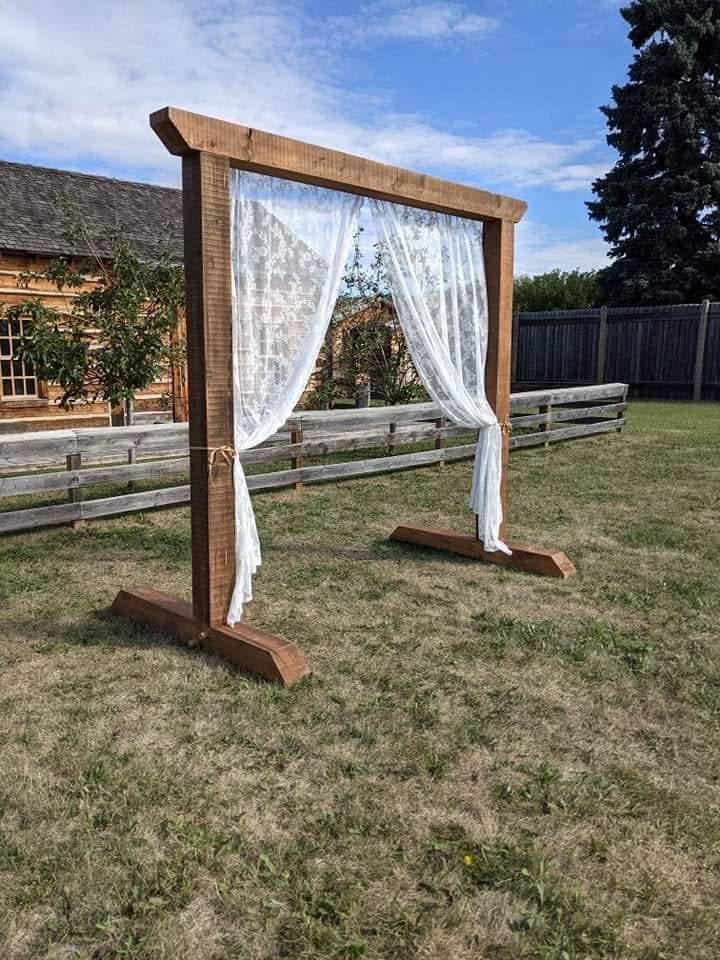 Something Borrowed Wedding Rentals | 18 Menlo Crescent, Sherwood Park, AB T8A 0R9, Canada | Phone: (780) 245-3094