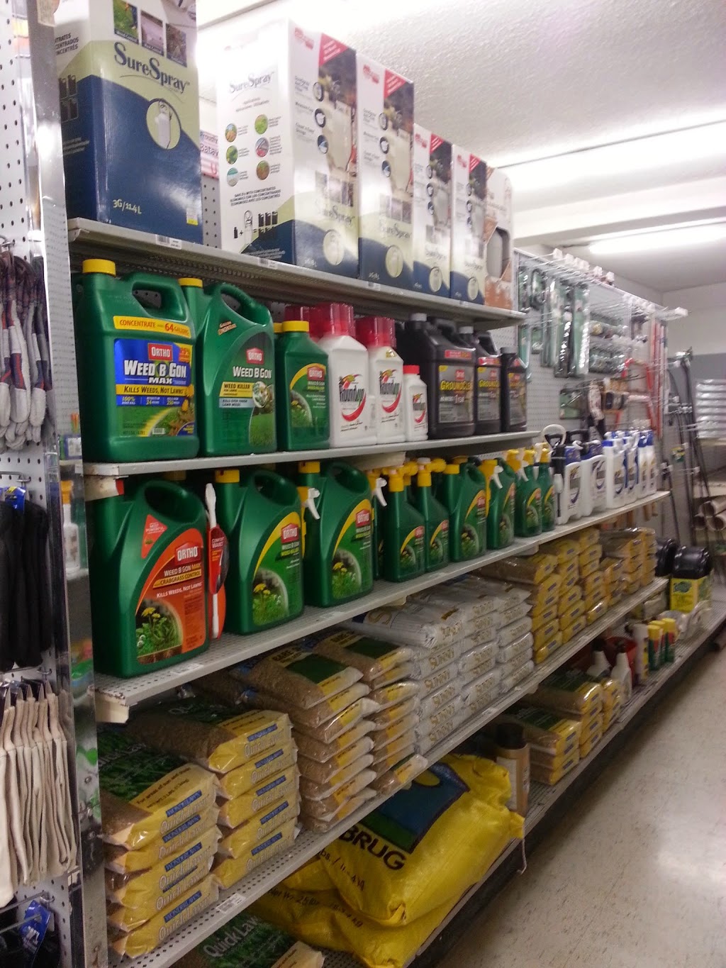 Warrens Village Hardware | 185 Portage Rd, Lewiston, NY 14092, USA | Phone: (716) 754-2301