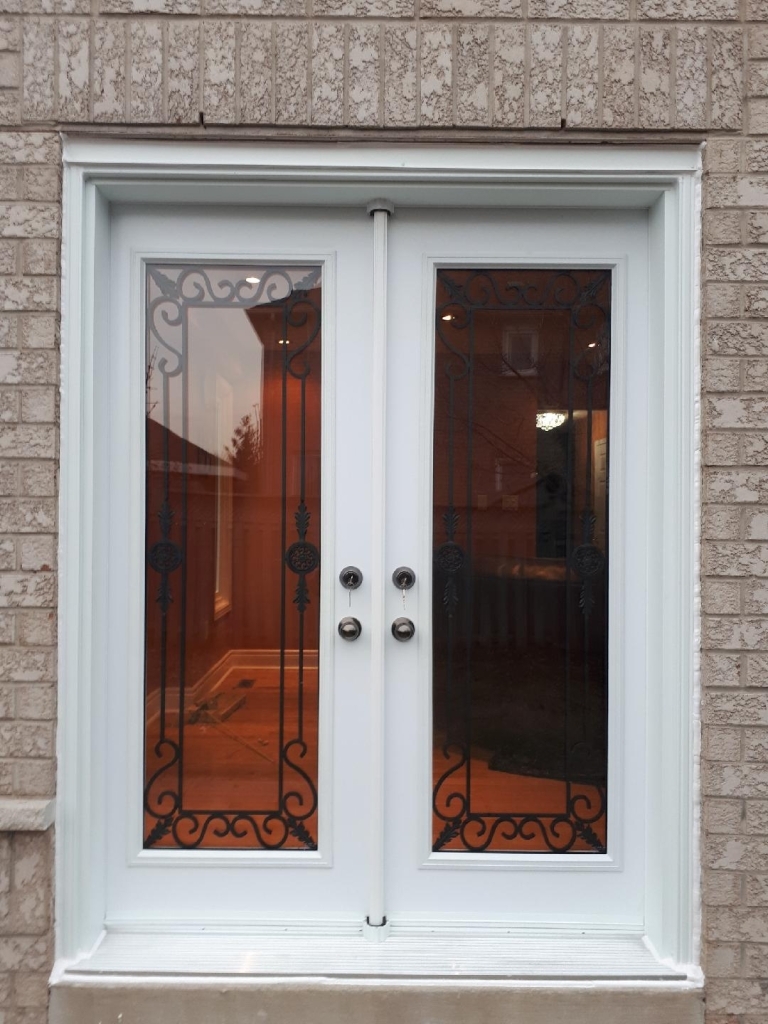 Roniz windows and doors | Gilbank Dr, Aurora, ON L4G 5G5, Canada | Phone: (647) 703-1818