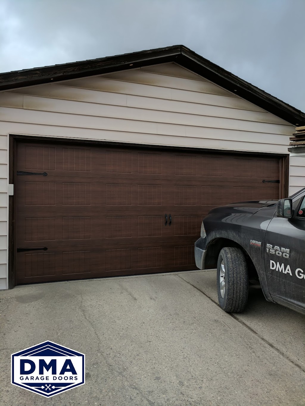 DMA Garage Doors | 301A Timothy Dr unit 203, Red Deer, AB T4P 0P3, Canada | Phone: (780) 293-8169