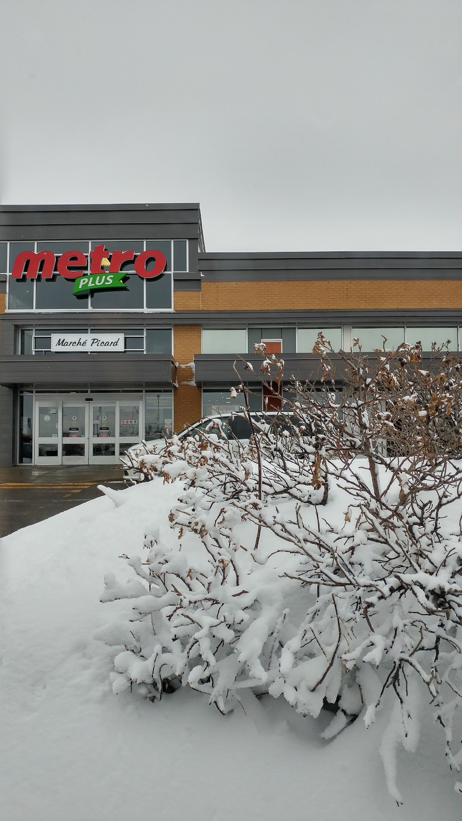 Metro Plus St-David | 2830 Avenue St David, Québec, QC G1C 5W2, Canada | Phone: (418) 666-3888