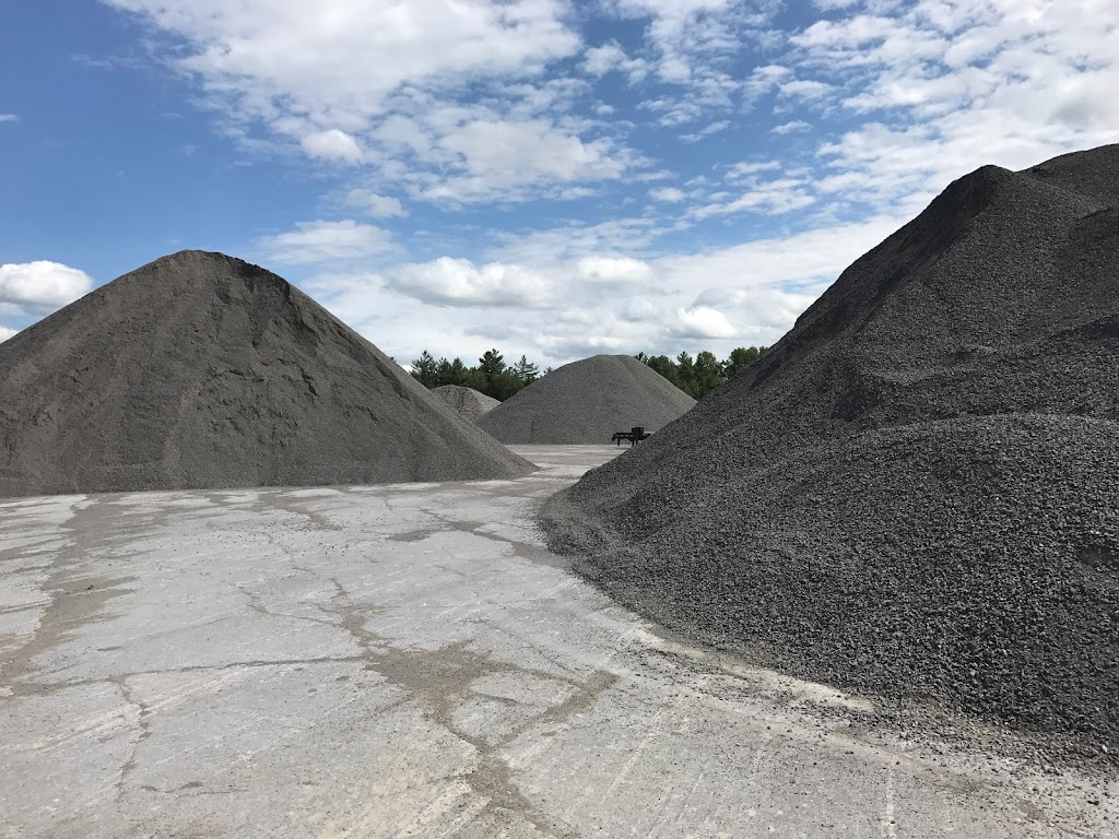 Haley Quarry | 1418 Rice Line, Douglas, ON K0J 1S0, Canada | Phone: (613) 649-8222