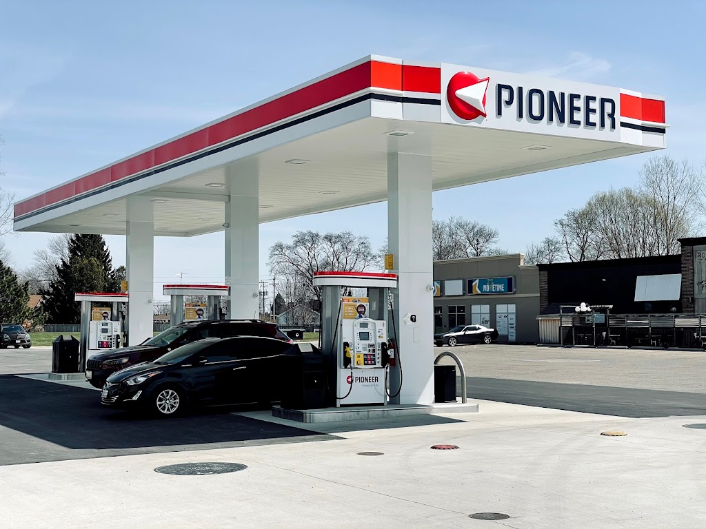 Pioneer Gas Station | 63 McNaughton Ave, Wallaceburg, ON N8A 1R7, Canada | Phone: (519) 626-8525