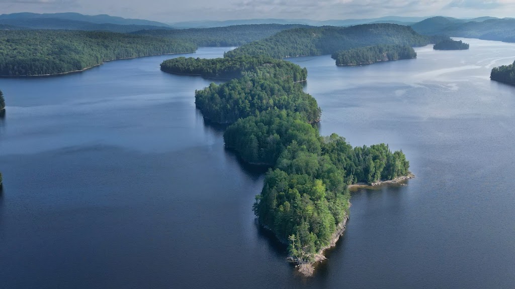 52C - Le cap siffleur | Lac du Poisson Blanc, Antoine-Labelle, QC J0X, Canada | Phone: (819) 767-2999