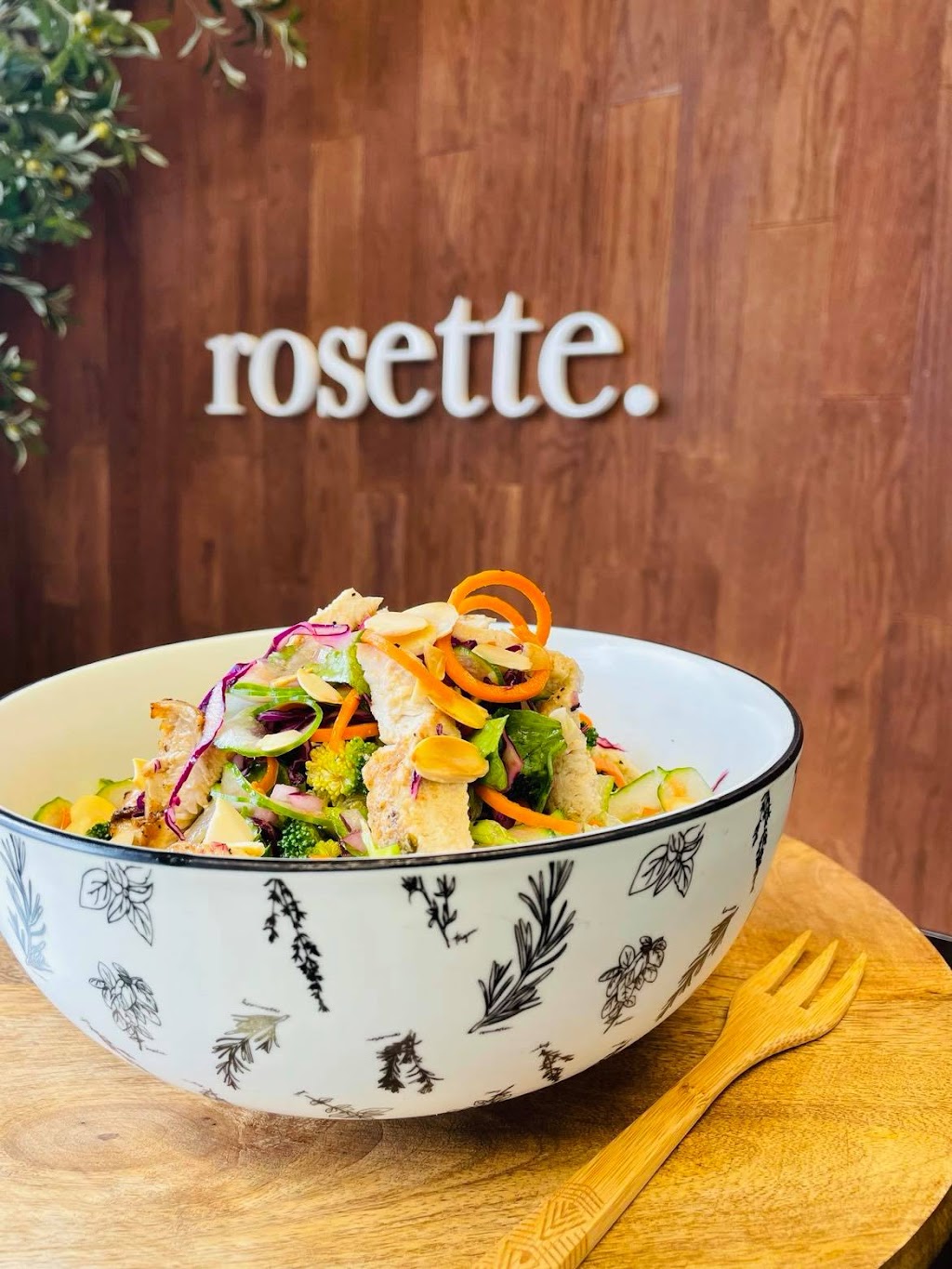 Rosette prêt-à-manger | entrée sur le côté, 31 Bd de la Seigneurie E local 107B, Blainville, QC J7C 4G6, Canada | Phone: (450) 420-3737