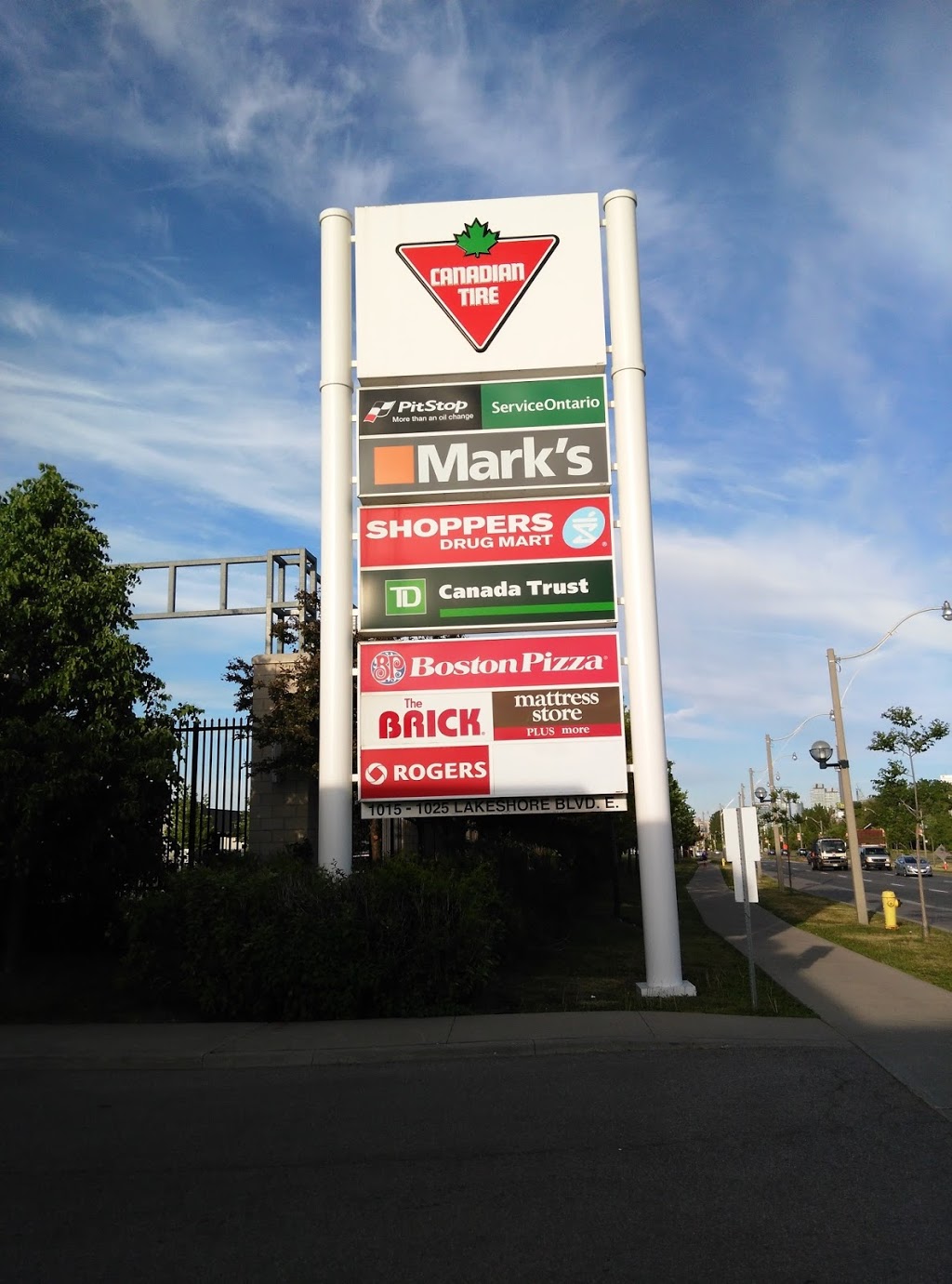 The Brick Mattress Store | 1015 Lake Shore Blvd E #3, Toronto, ON M4M 1B4, Canada | Phone: (416) 461-4222