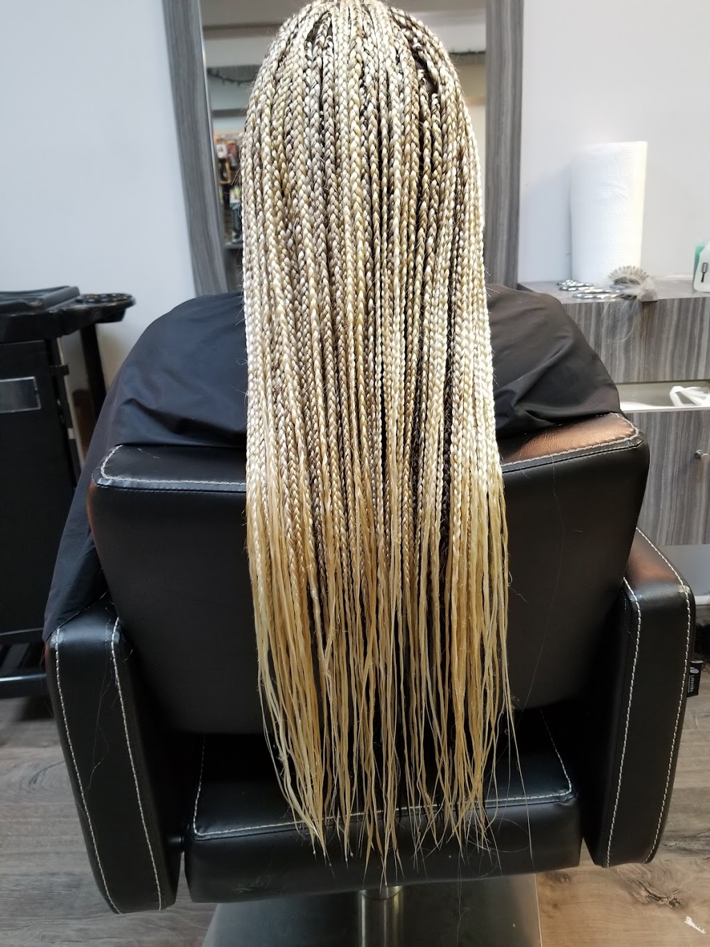 Afro Coiffure | 3828 Boulevard Saint-Martin O, Laval, QC H7T 1B2, Canada | Phone: (514) 272-7077