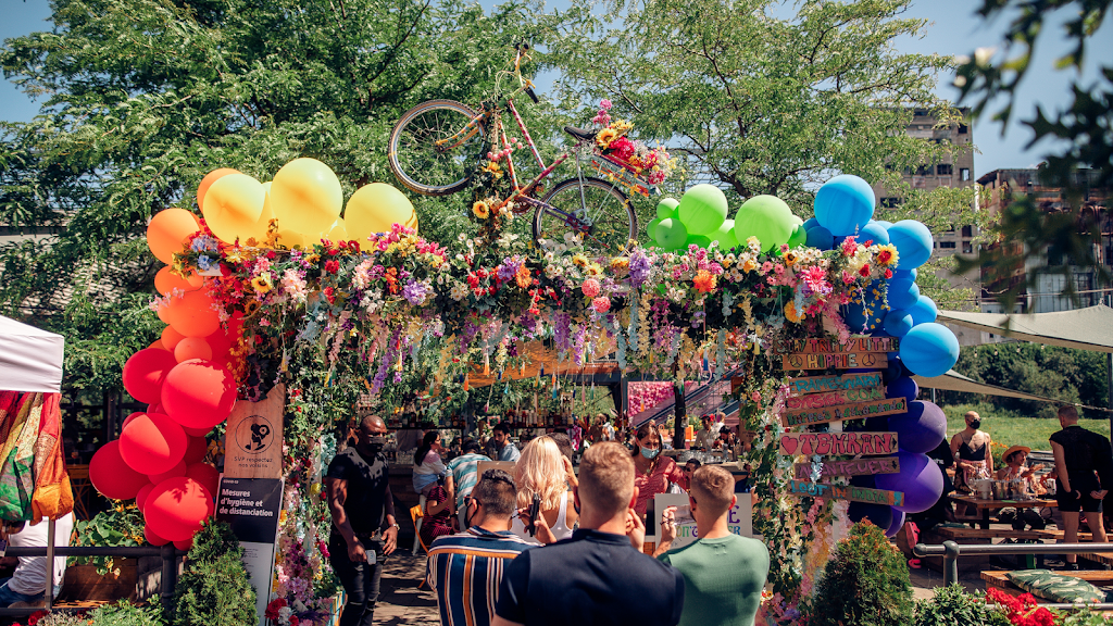 Marché des Éclusiers | 400 R. de la Commune O, Montréal, QC H3C 0N8, Canada | Phone: (438) 795-8265