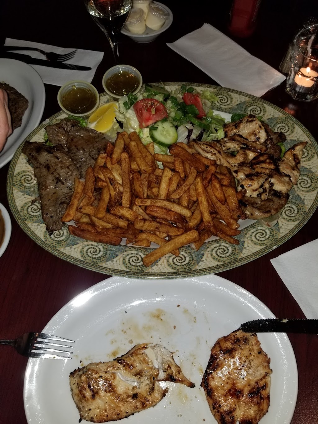 Resto-Bar Julianos | 5300 Boulevard Saint-Martin O, Laval, QC H7T 2Y1, Canada | Phone: (450) 688-8131