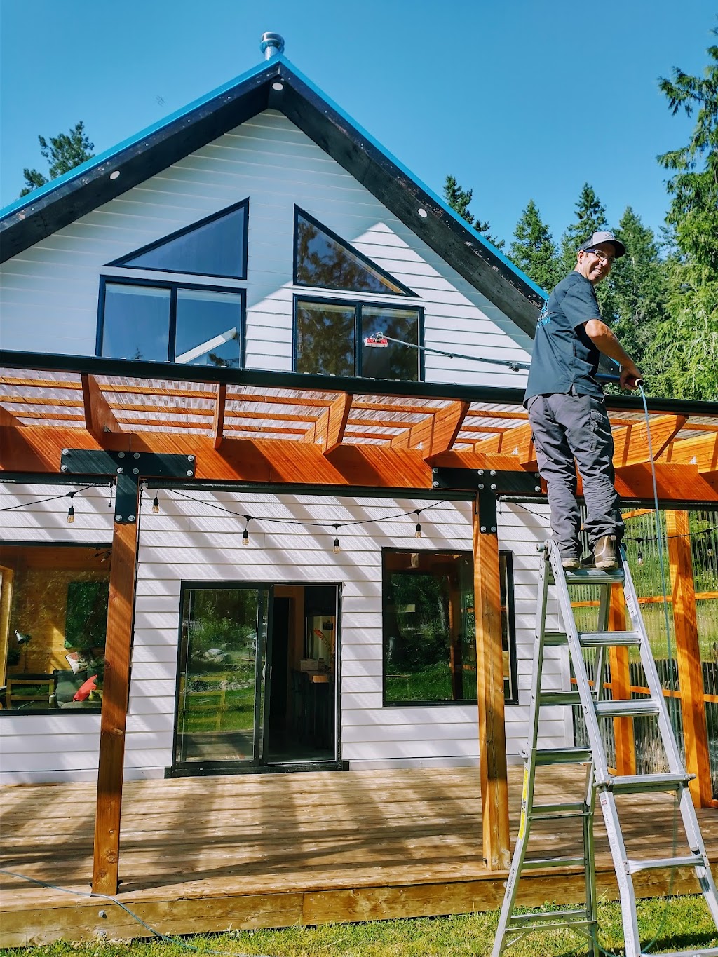 Powell River Window Cleaning | 4420 Quebec Ave, Powell River, BC V8A 5L5, Canada | Phone: (604) 483-6514