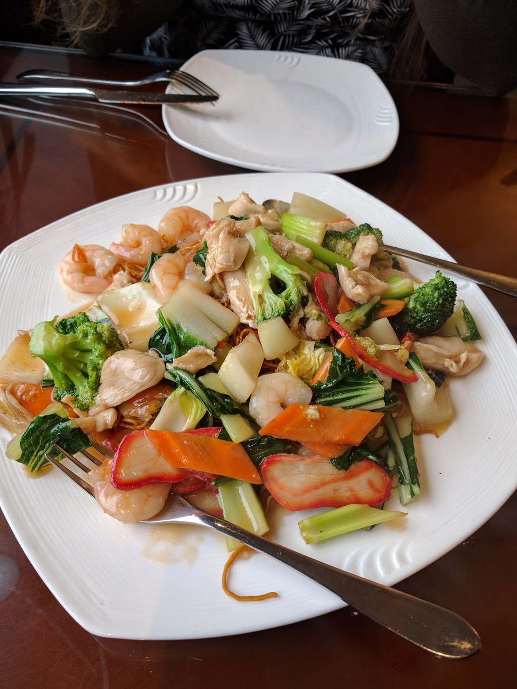 Magnolia Chinese Cuisine | 7666 Lundys Ln, Niagara Falls, ON L2H 1H1, Canada | Phone: (905) 356-3388