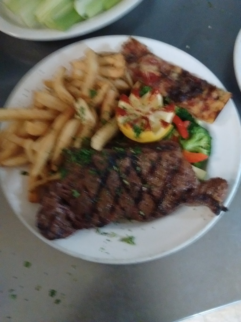 Franks Grille | 5820 Broadway, Lancaster, NY 14086, USA | Phone: (716) 681-3440