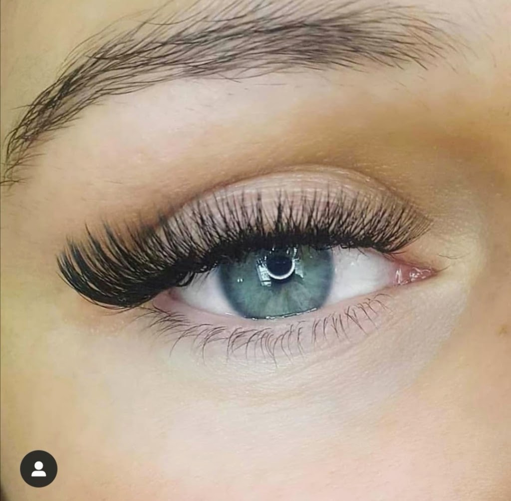 Accurate Lashes | 29 Beatrice Ln, Barrie, ON L4M 7G5, Canada | Phone: (705) 896-5952