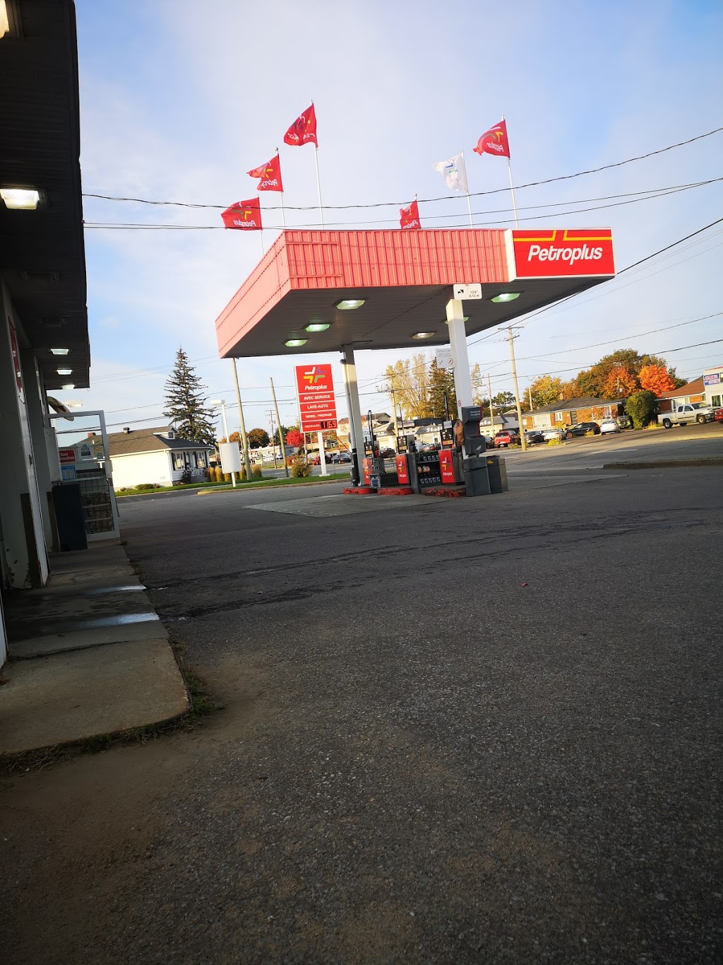 Petro Plus Trois-rivieres | 240 Boulevard Thibeau, Trois-Rivières, QC G8T 6Y1, Canada | Phone: (819) 374-1559