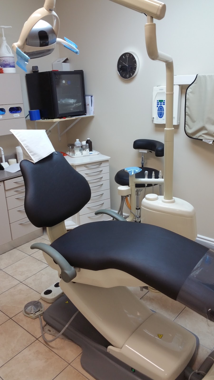 Dentistry on Queenston | 700 Queenston Rd unit 7, Hamilton, ON L8G 1A3, Canada | Phone: (905) 561-7310