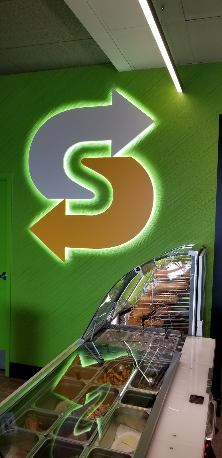 Subway | 4649 Boulevard Samson place 100, Laval, QC H7W 2H5, Canada | Phone: (579) 640-3636