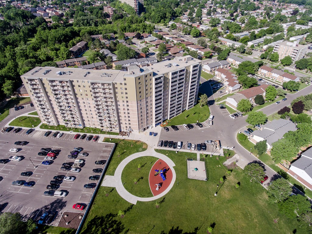 Halstead Gardens - CLV Group | 25 Tindale Ct, Hamilton, ON L8K 6C8, Canada | Phone: (289) 426-2246