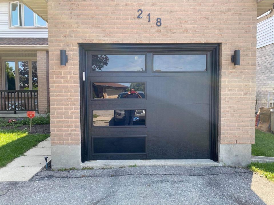 Garage Door Repair Beasts Barrie | 1 Bedford Estates Cres, Barrie, ON L4N 9K5, Canada | Phone: (647) 424-3555