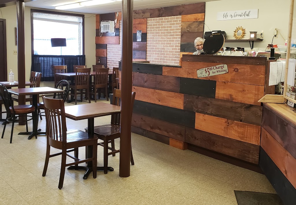 Burks Falls Cafe & Grill | 174 Ontario St, Burks Falls, ON P0A 1C0, Canada | Phone: (705) 382-0202