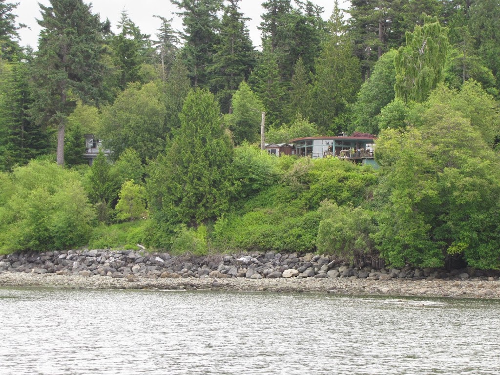 The Salish Seaside Escapes | 327 Sunset Ave, Eastsound, WA 98245, USA | Phone: (360) 376-2234