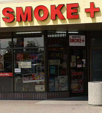 Bartley Smoke Plus | 1 Bartley Bull Pkwy, Brampton, ON L6W 3T7, Canada | Phone: (905) 874-8511