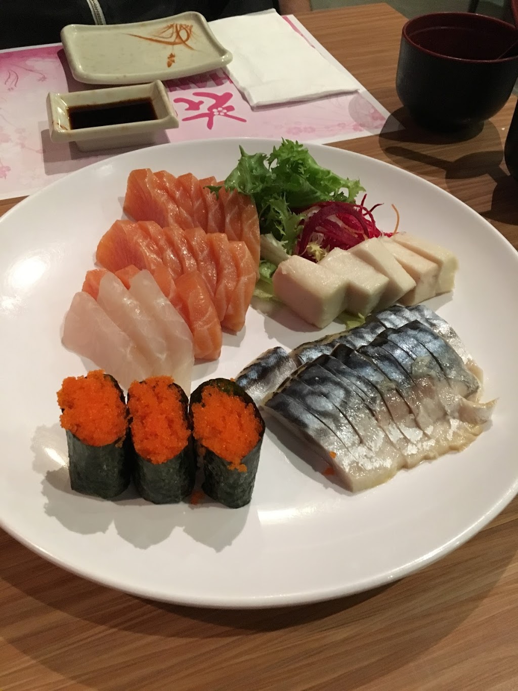 Hanata Sushi House | 900 Oxford St E, London, ON N5Y 5A1, Canada | Phone: (519) 659-1599