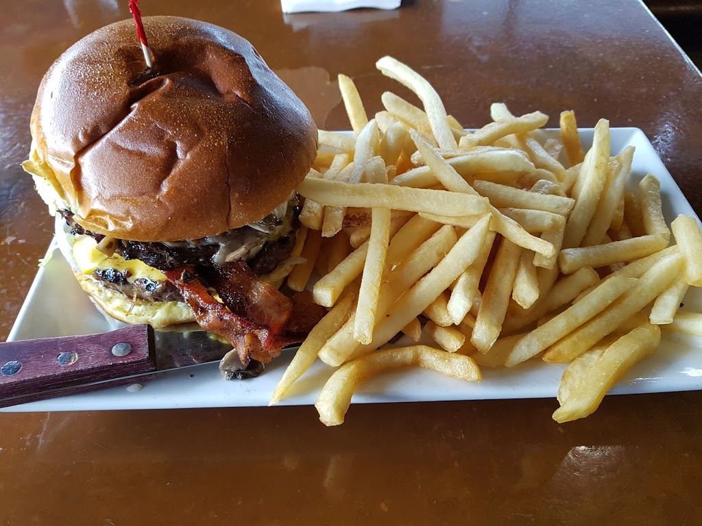 Bobs Burgers & Brew Birch Bay | 8120 Birch Bay Square St, Blaine, WA 98230, USA | Phone: (360) 366-3199