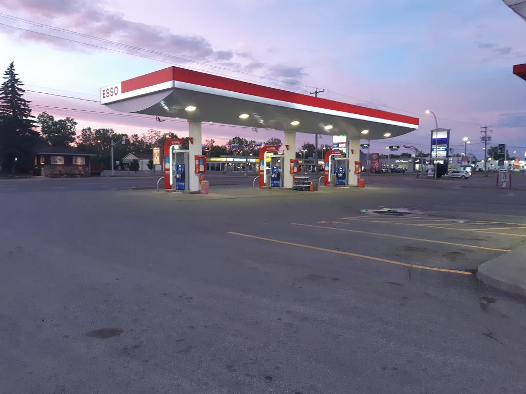 Esso | 225 Boulevard Curé-Labelle, Laval, QC H7L 0J3, Canada | Phone: (450) 625-2149