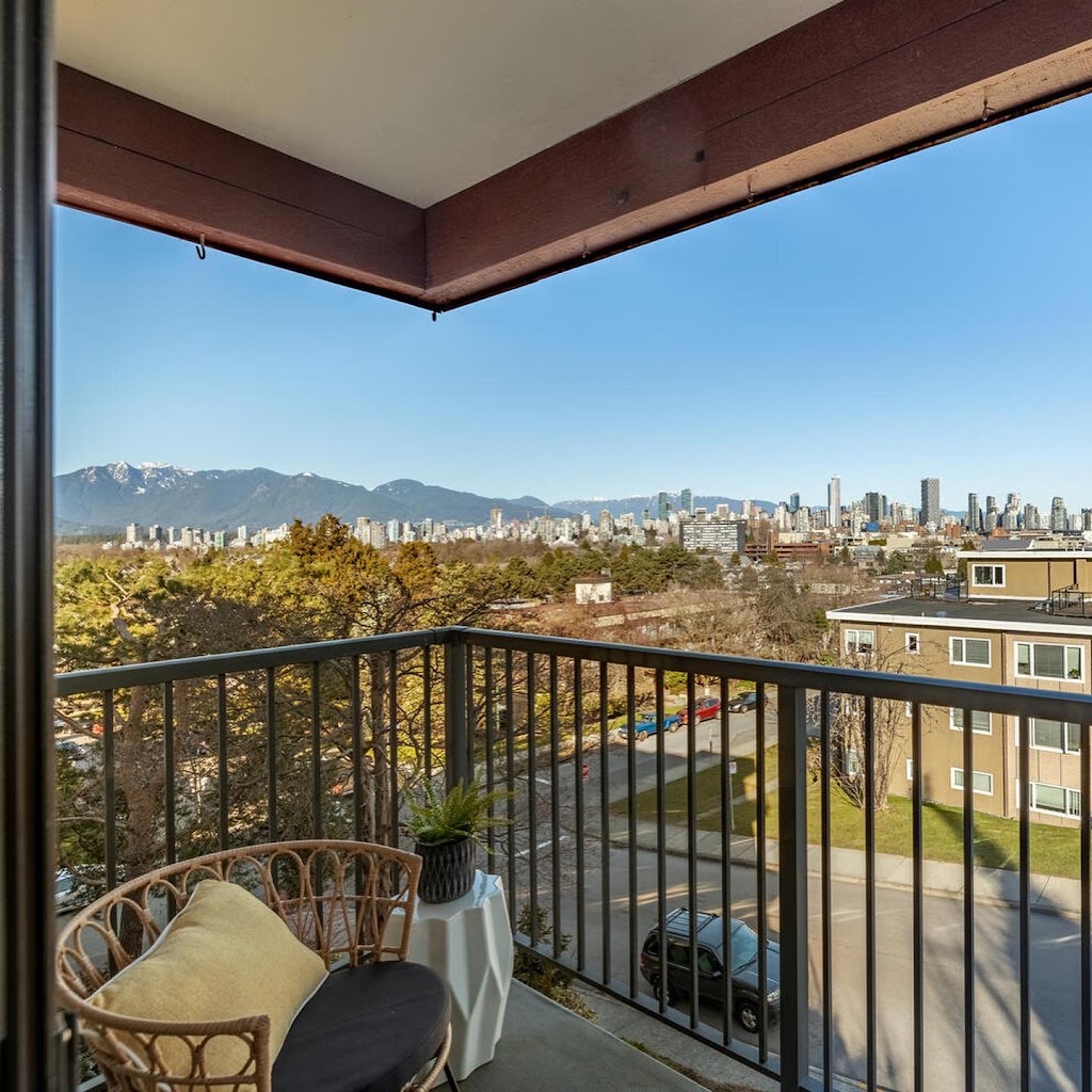 Lisa Siperko Real Estate | 6086 Russ Baker Way #110, Richmond, BC V7B 1B4, Canada | Phone: (604) 916-8061