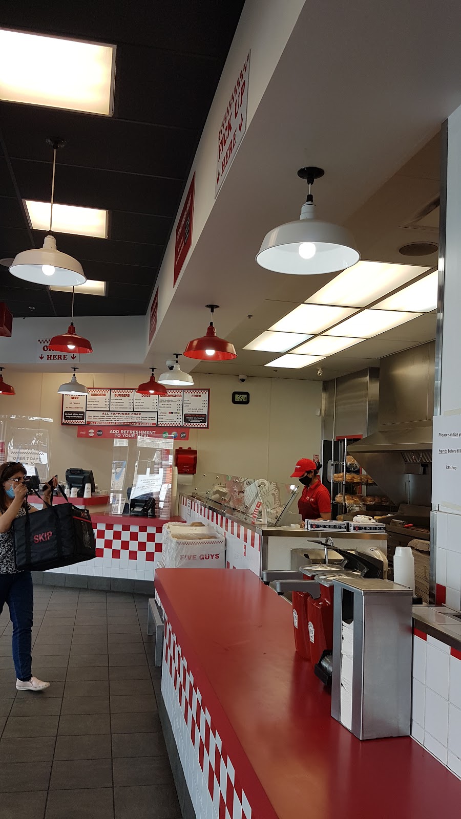 Five Guys | 728 Main St, West Vancouver, BC V7T 0A5, Canada | Phone: (604) 925-3483