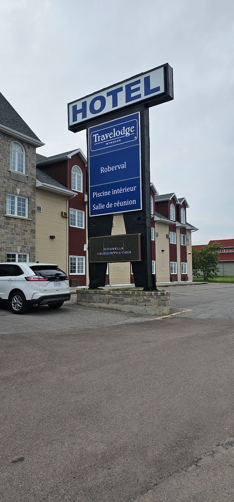 Travelodge by wyndham roberval | 19 Bd de lAnse, Roberval, QC G8H 3G6, Canada | Phone: (418) 275-7422