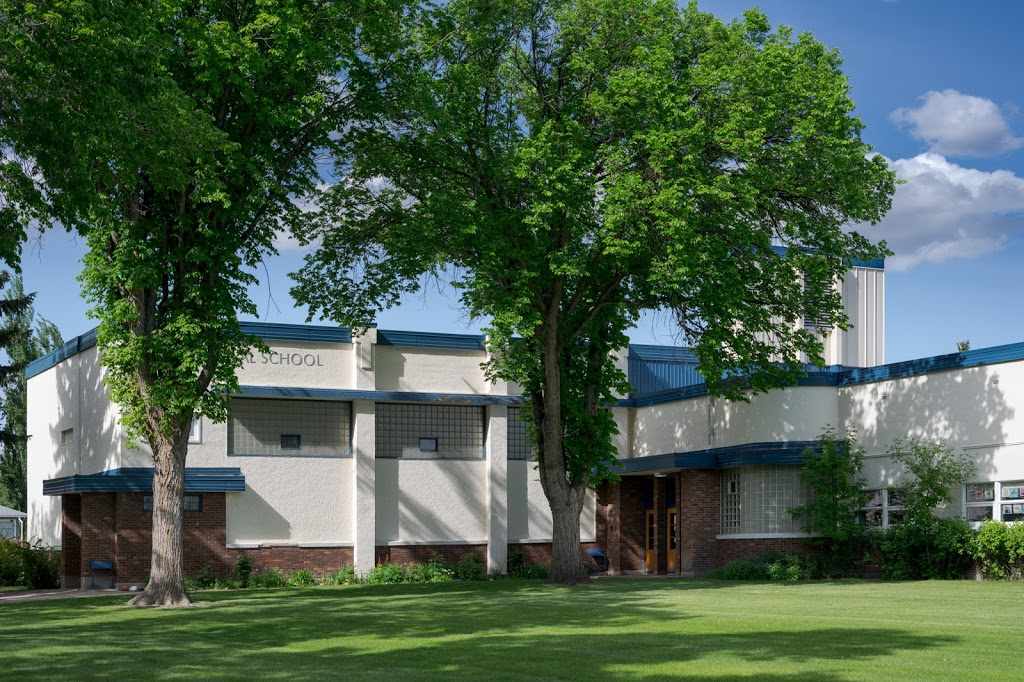 Mount Royal School | 11303 55 St NW, Edmonton, AB T5W 3P6, Canada | Phone: (780) 477-8202