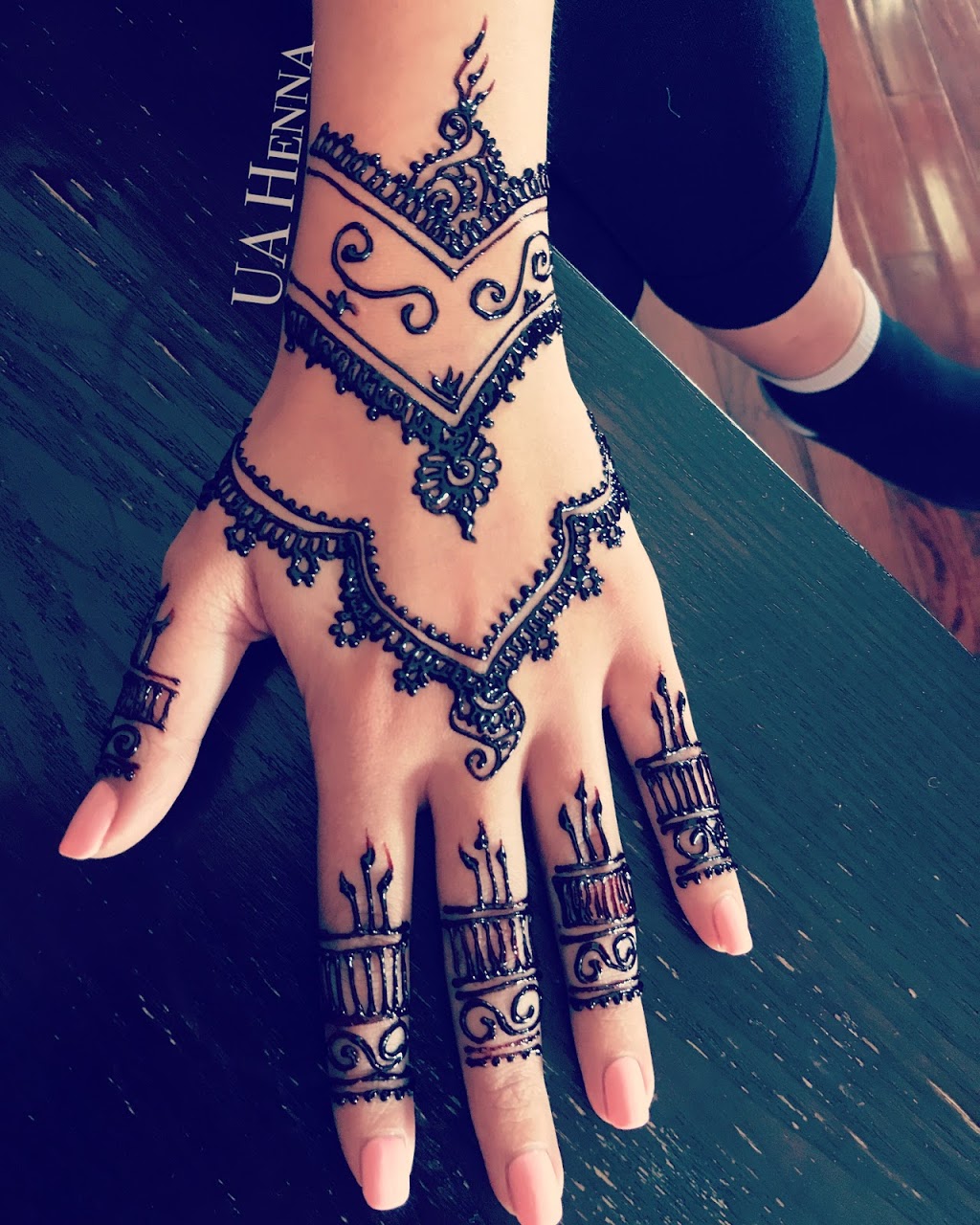 UA Henna Designs | 13 Allenhead Crescent, Brampton, ON L6Z 4H6, Canada | Phone: (647) 859-8805