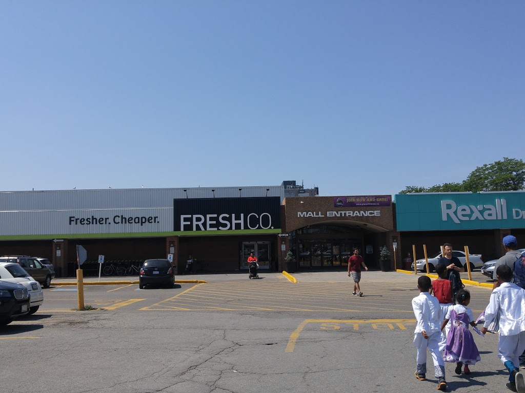 FreshCo Dufferin & Dupont | 1245 Dupont St, Toronto, ON M6H 2A6, Canada | Phone: (416) 537-2670